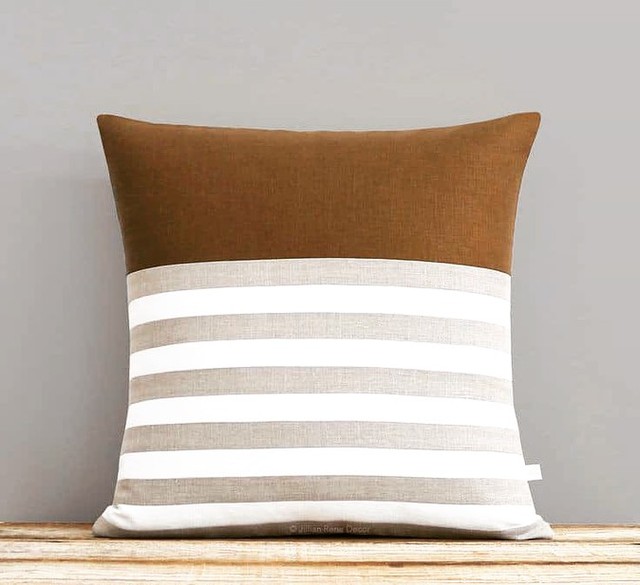 کوسن مخمل ساده و طرح دار