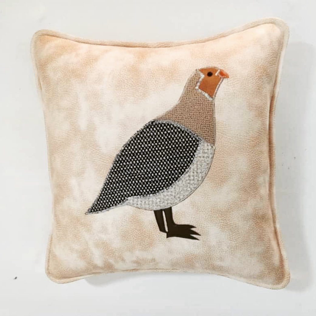 کوسن مخمل تیکه دوزی شده - کدکالا 247